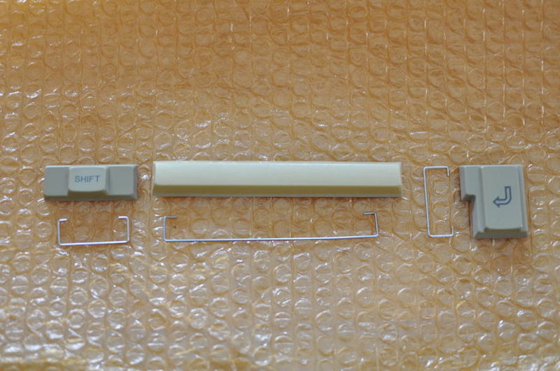 PC-98DO+キーボードキートップに金具が付属するキーがあります
