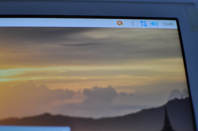 RaspberryPi OSのデスクトップ画面、fictx-mozcのアイコン