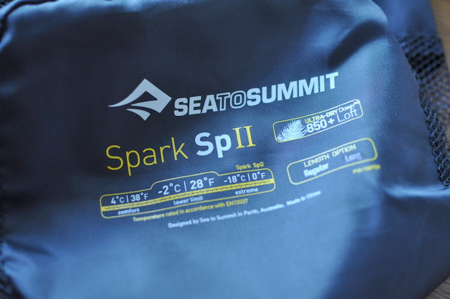 SEA TO SUMIT Spark SpⅡ専用の保管袋に印刷された性能表