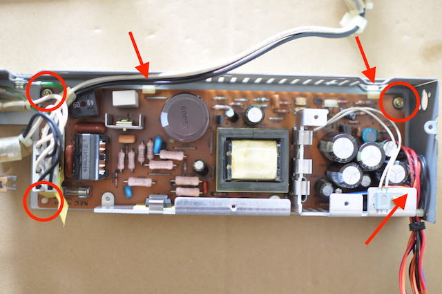 PC-8801FH電源基板の固定箇所