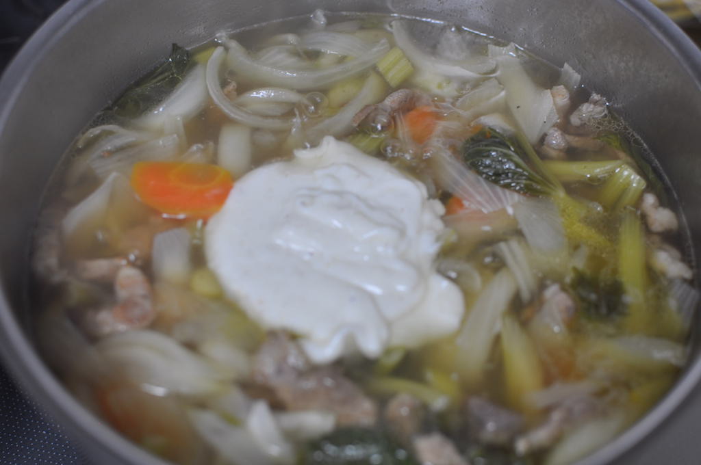 ホワイトソースとスープを合わせて完成