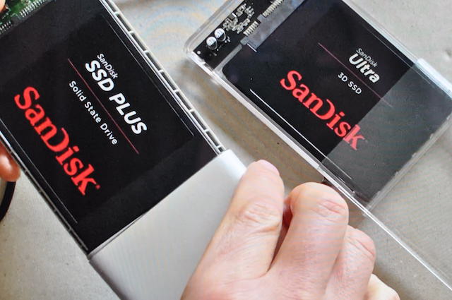 SSDを外付けケースにいれてmacに接続