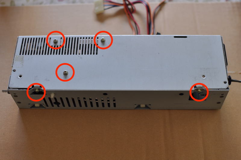 PC-8801FAの電源ボックスのビス位置