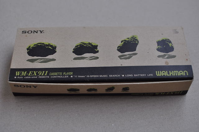 SONYカセット・ウォークマンWM-EX911のパッケージ